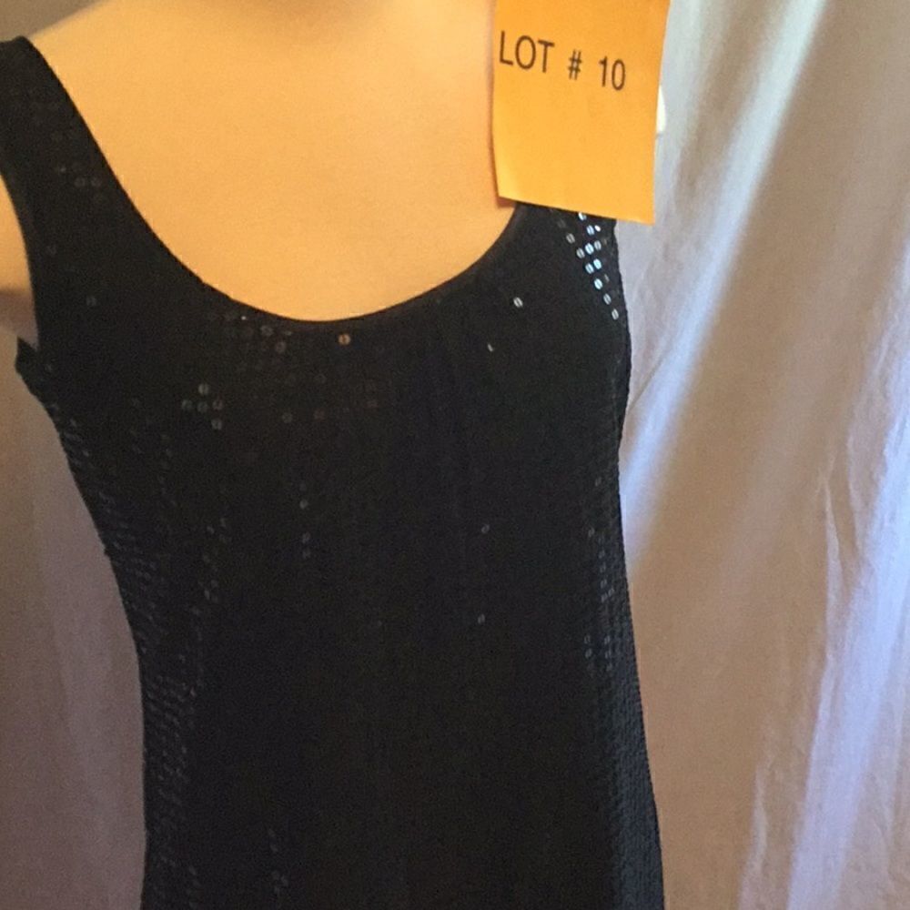 Sleeveless sequined party dress in size 2 black